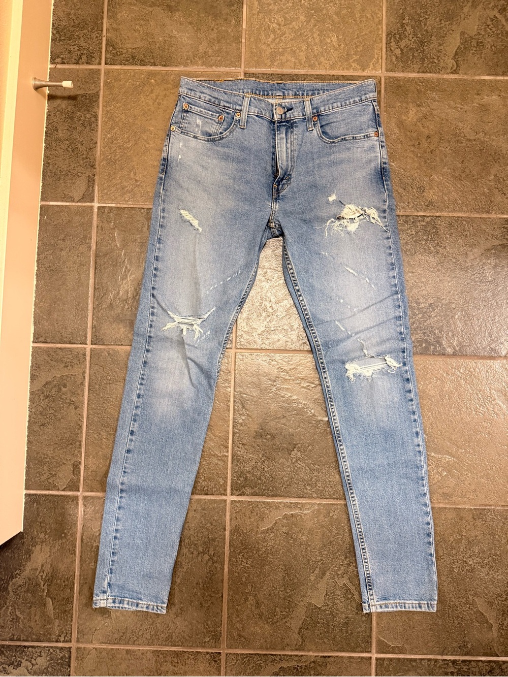 Levi's Men's Light Blue Ripped Skinny Jeans